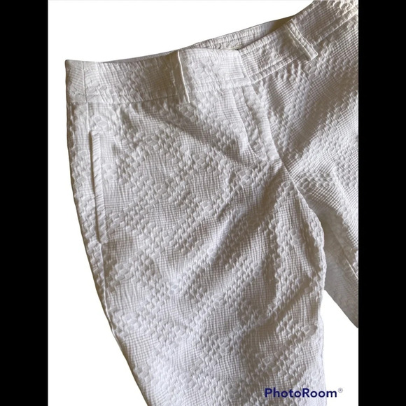 Trina Turk White Beehive Textured Shorts Sz 2 - Picture 3 of 6